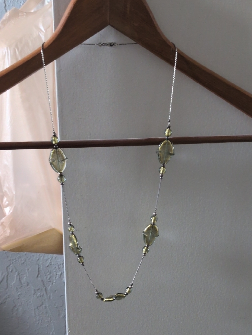 Italian Murano Glass Handcrafted Green Glass Leaf Necklace - Women Jewelry - Picture 3 of 3
